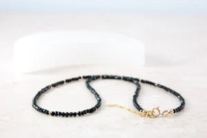 Collar de energía potenciadora cuentas de piedras preciosas redondas facetadas espinela negra de 2-3 mm 18" - Imagen 1 de 8