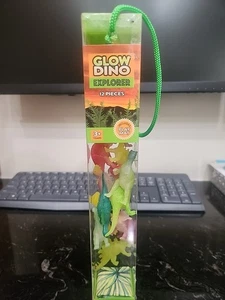 NEU! Glow Dino Explorer: Glow In The Dark Dinosaurier + Spielmatte - Bild 1 von 6