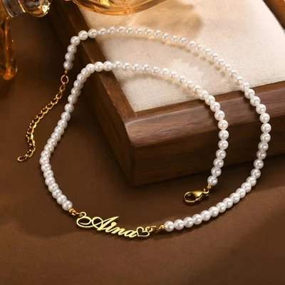 Perlen Namenskette – personalisierte Kette mit Name, vergoldeter Schriftzug - Bild 1 von 4