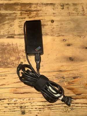 Adaptador de CA IBM 16 voltios D33030 cable de alimentación para computadora portátil IBM en muy buena condición Foto 1 de 2