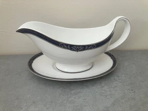 Royal Doulton Byron Gravy Boat and Under Plate - Made in England - Picture 1 of 3