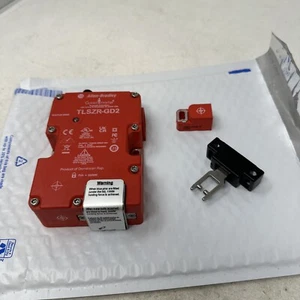 Allen-Bradley 440G-TZS21UPRH GUARDMASTER TLSZR-GD2 Safety Interlock Switch - Picture 1 of 11