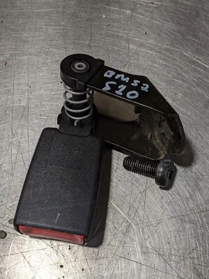 BMW 525I E60 2007 RECEPTOR HEBILLA CINTURÓN SEGURIDAD TRASERO DERECHO 72-11-9-133-665 4N Foto 1 de 4