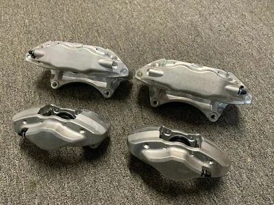 Juego de pinzas de freno delanteras y traseras Subaru WRX STI 2008-2017 4/2 POT Foto 1 de 4