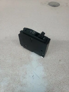Square D QO130 30 Amp 1 pole 120/240V Old Style Circuit Breaker AB - Picture 1 of 3