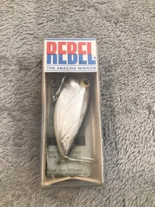 Vintage REBEL The Amazing Minnow F6201 Silber 3" 3/8 oz in Box Silber Black Back - Bild 1 von 5