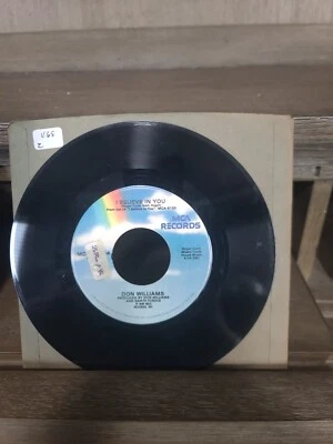 DON WILLIAMS I BELIEVE IN YOU / IT ONLY RAINS ON ME 45 7" RECORD - Imagem 1 de 2
