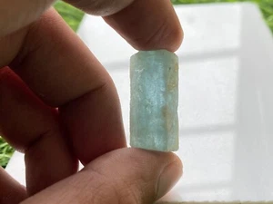 Natürliches Aquamarin Exemplar blaue Farbe 8,1 Gramm 27 x 14 mm Heilkristall - Bild 1 von 5