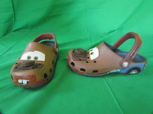 Crocs Tow Mater Disney Pixar Cars Película Jóvenes Niños Talla J 4 Excelente Estado - Imagen 1 de 8