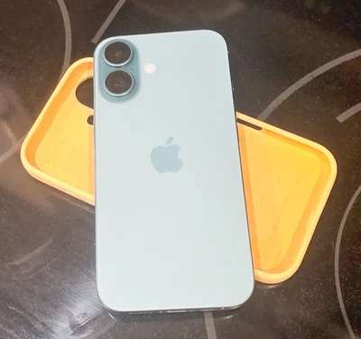 Apple iPhone 16 - 128 GB - Teal (Unlocked) Mint - Image 1 of 4