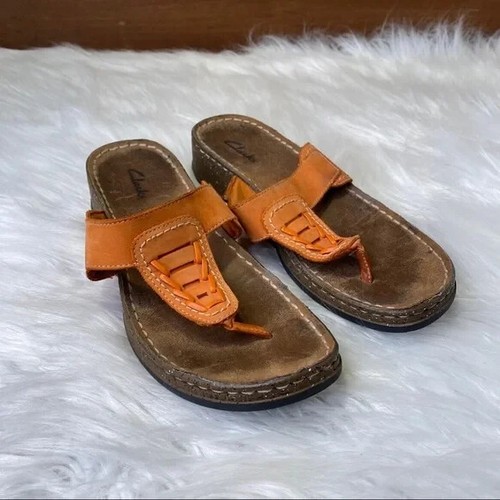 Sandali con zeppa Clarks in pelle arancione stile tanga taglia 8M stile 81868