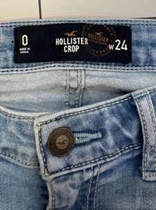 Hollister Womens Jeans Crop Size 0 Embellished Distressed Blue - Picture 1 of 12