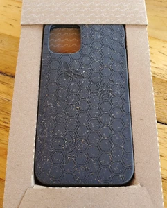 Pela iPhone 12 Mini Back Handyhülle Black Bee 100% kompostierbar - Bild 1 von 6