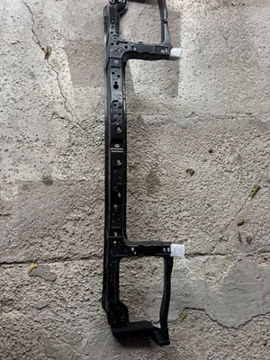 Soporte de radiador superior para Chrysler 300 2011-2016 2017-2023 barra de amarre superior negra Foto 1 de 2