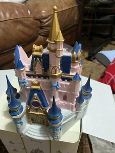 Scentsy Walt Disney World 50th Anniversary Cinderella Castle Warmer - Picture 1 of 10