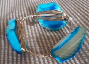 Button And Bowties Beautiful Coral Blue and Gold Bracelet Size 7.5 - Picture 1 of 6
