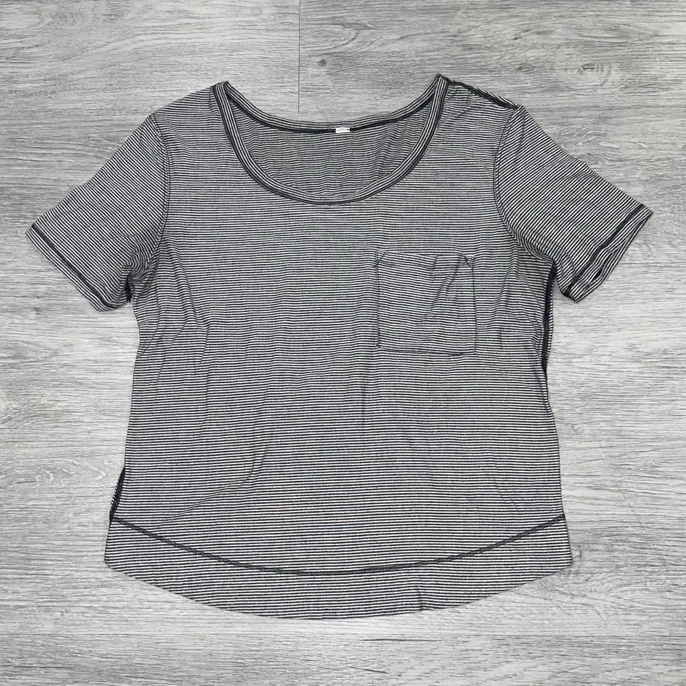 Lululemon Womens 8 ? Calm Short Sleeve Tee Shirt Layering Top Yoga Train Gym Run - Image 1 of 4