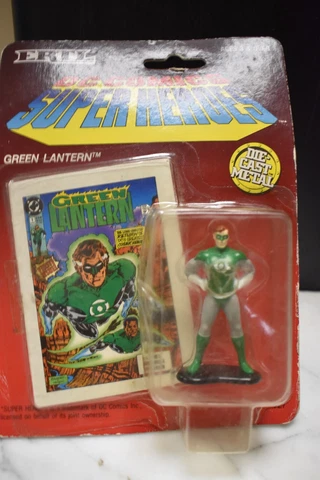 DC Comics Green Lantern #727 Super Heroes Die Cast Figure and Card 1990 Ertl Cover