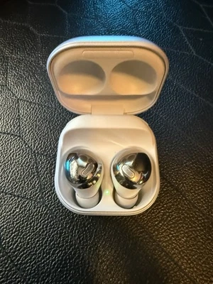 Samsung Galaxy Buds Pro - Phantom Silver - Image 1 of 3