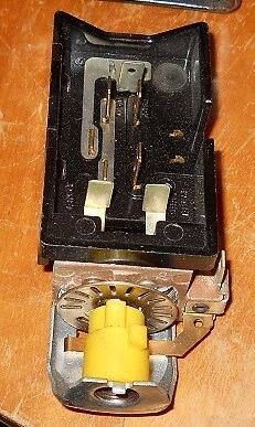 Interruptor de faros Oldsmobile F85 1961-63 NOS Foto 1 de 1