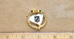 Pin Vietnam Carolina del Sur POW*MIA con corona - Imagen 1 de 4