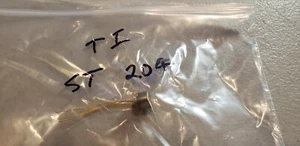 One  Texas Instruments ST204  Transistor - Gold Leads  Guaranteed - Picture 1 of 1