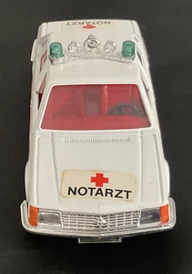 Corgi 332 Opel Senator Doctor's Car Notarzt Export Model - 2 BLUE Roof Lights - Picture 1 of 11