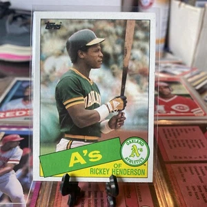 1985 Topps - #115 Rickey Henderson - Picture 1 of 2