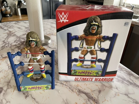 ULTIMATE WARRIOR WrestleMania WWF WWE Wrestling Legend White Shorts Bobblehead Cover