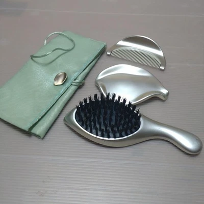 Cepillo de pelo Shiseido Hanatsubaki novedad flor-excelente plata Angela Cummings Foto 1 de 4