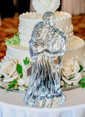 Topper de pastel vintage de cristal Waterford para novia y novio Foto 1 de 3