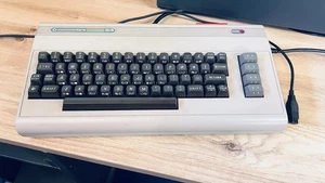 Commodore 64 Working Condition With Good Sound. Clear Crisp Image. - Photo 1/10