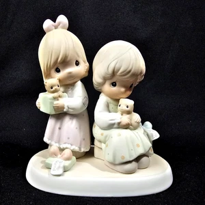 PRECIOUS MOMENTS Enesco 1993 To A Very Special Sister 528633 Retired & Rare EUC - Picture 1 of 20
