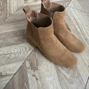Ladies Suede Ankle Boots Size 3 - Picture 1 of 6