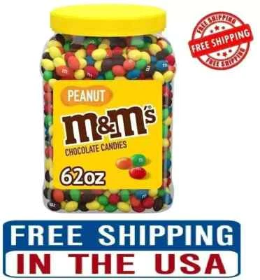 Tarro de caramelos de chocolate con leche de maní M&M'S, paquete a granel de 62 oz Foto 1 de 4