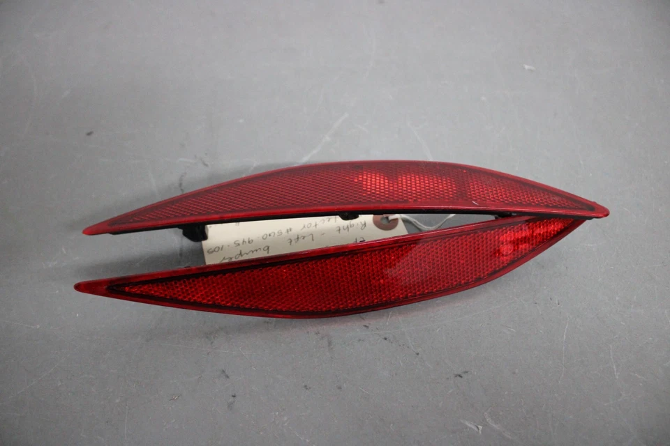 2015 2016 2017 2018 2019 VOLKSWAGEN GOLF RIGHT  LEFT BUMPER REFLECTOR (PAIR) - Image 1 of 4