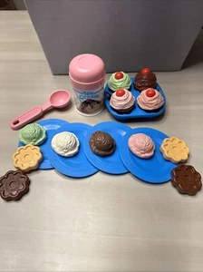 Juego de postres vintage Fisher Price Play Fun With Food Party Time #2151 - Imagen 1 de 14