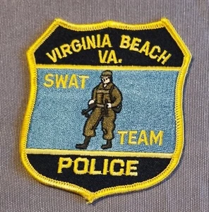USA - 2 x Different Virginia Beach Police Specialist Patches - Virginia - Picture 1 of 2