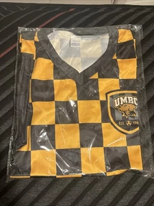 Maglia calcio University of Maryland UMBC Retrievers nera e gialla taglia L NUOVA - Foto 1 di 4