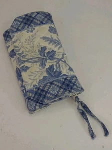 Vera Bradley White And Blue Toile Trifold Strap Wallet 7X4 - Picture 1 of 16