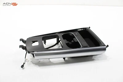 MERCEDES GLA250 H247 2021-23 CONSOLA PORTAVASOS Y PANEL DE CUBIERTA BISEL SUPERIOR DE CAMBIO OEM Foto 1 de 4