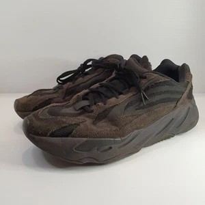 US Men 11 - ADIDAS YEEZY BOOST 700 V2 Vanta (2019) Black Sneakers Shoes - Picture 1 of 8