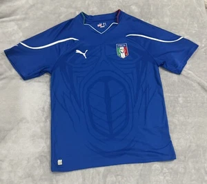 MAGLIA CALCIO HOME ITALIA 2010/2012 PUMA TAGLIA L BLU NUOVA SENZA ETICHETTE - Foto 1 di 12