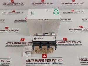 Disyuntor Schneider Electric LV432082 NSX400/630 - Imagen 1 de 15