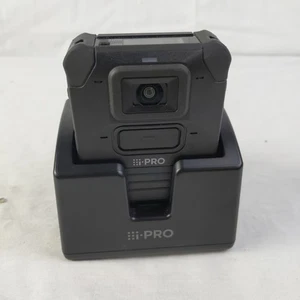 Cámara de advertencia Panasonic I-Pro Body WV-BWC4000 con estación de acoplamiento - Imagen 1 de 7