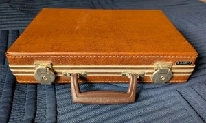 Vintage Savoy 30 Cassette Tape Case Storage Hard sided 14x9x3 Key Brown - Imagen 1 de 16