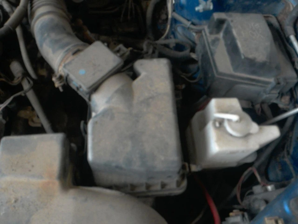 99 00 01 02 03 MAZDA PROTEGE Air Cleaner 2.0 - Image 1 of 1