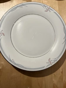 Royal Doulton fine bone china Carnation Dinner platex6 Made in England - 1982. - Picture 1 of 6