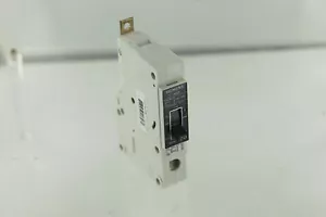 DISYUNTOR DE CIRCUITO ITE SIEMENS NGB1B020 20 AMPERIOS 1 POLO 120/277/347 VAC 125 VDC - Imagen 1 de 2