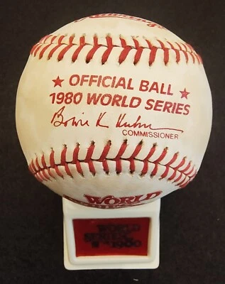 1980 RAWLINGS ORIGINAL HAITI UNUSED WORLD SERIES BASEBALL - PHILLIES V. ROYALS 9 - Image 1 of 4